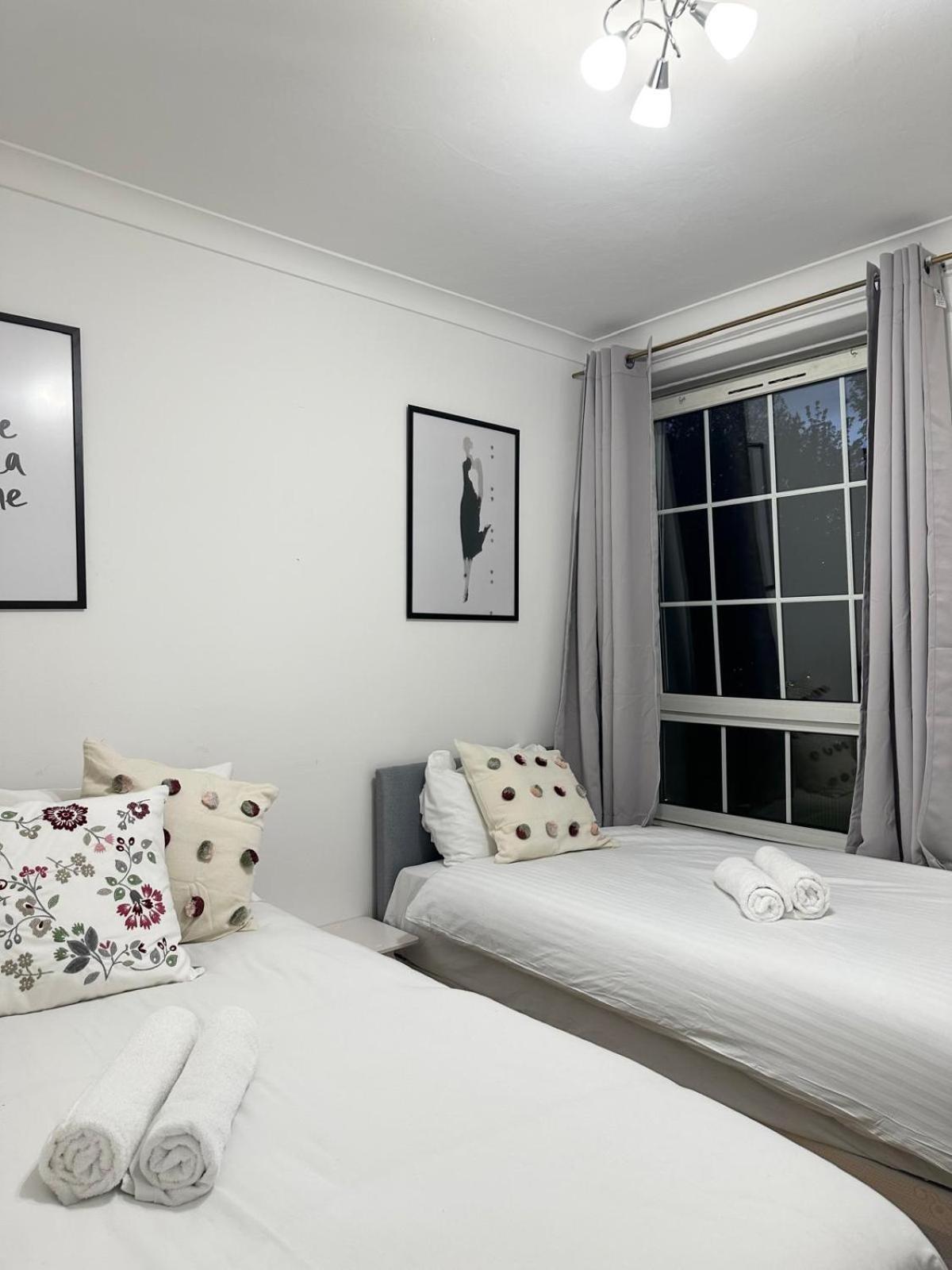 Budget Grey House London Exterior photo