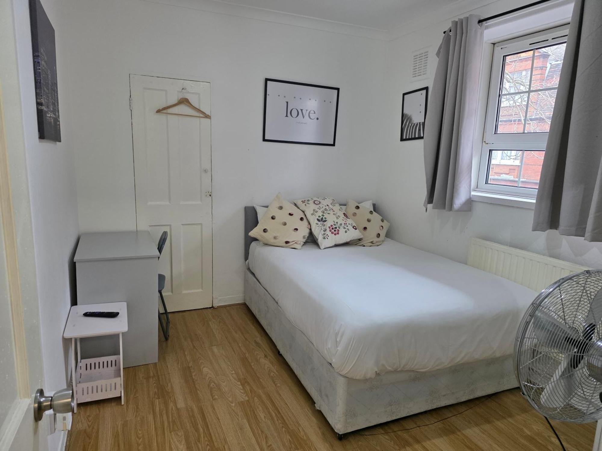 Budget Grey House London Exterior photo